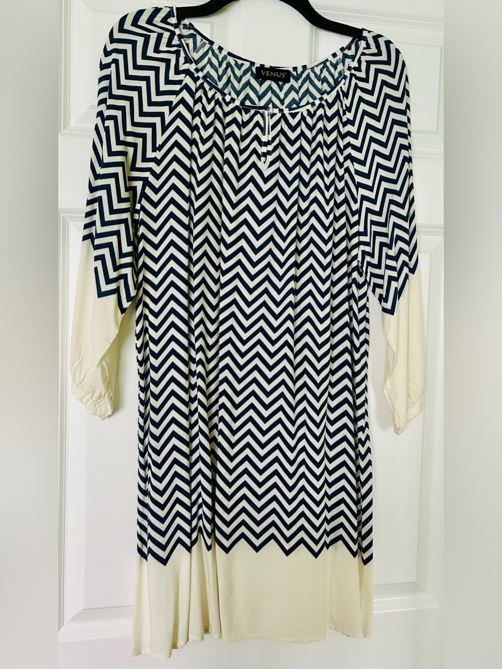 VENUS Blue and Cream Chevron Shift Dress